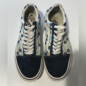 Men’s Blue & White Vans